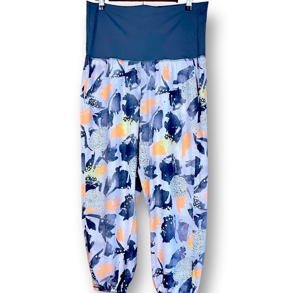 Lululemon Om Pant Mini Art Pop White Multi Pants. Size 10 - Picture 5 of 10